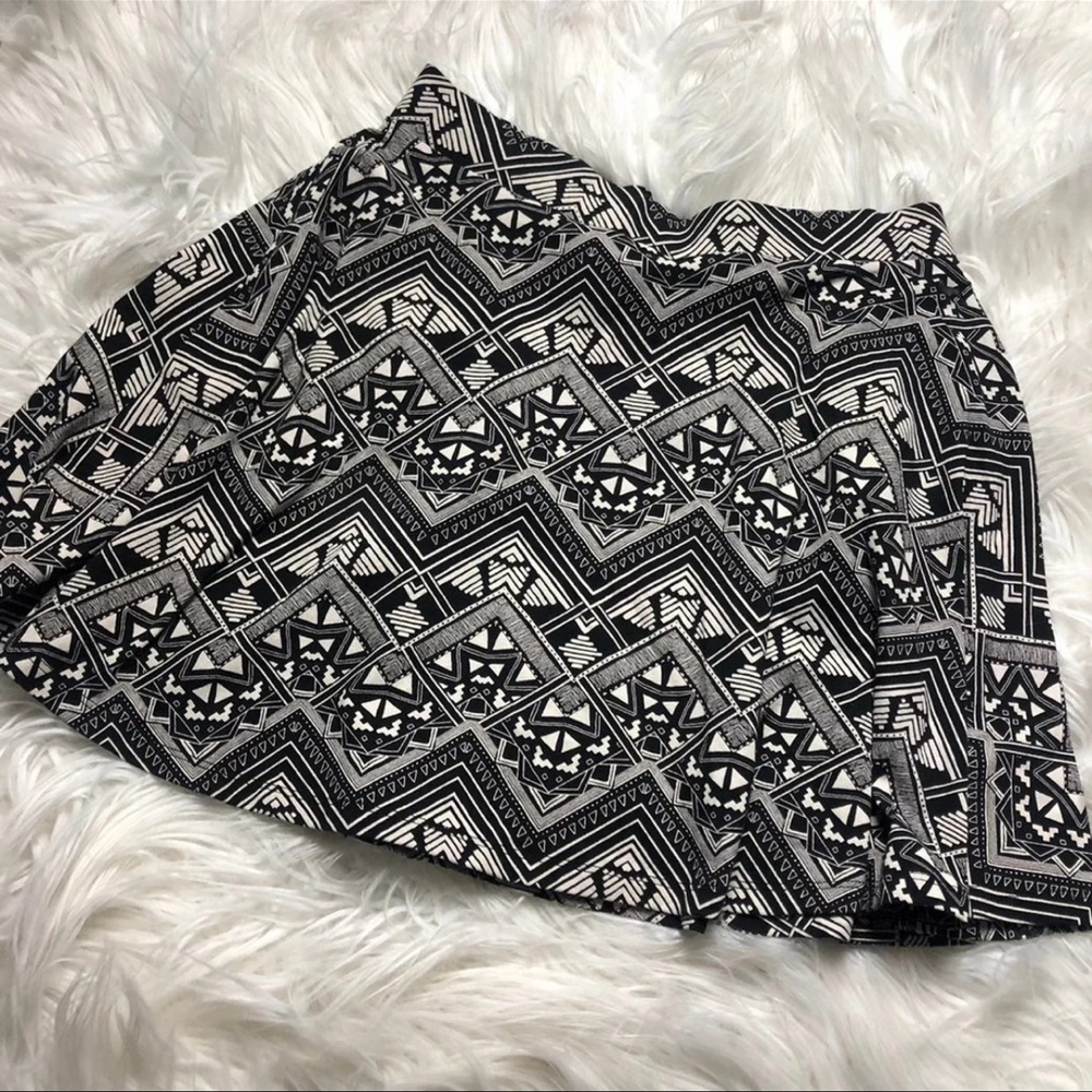 Victoria’s Secret pink brand skirt black and white geometric
